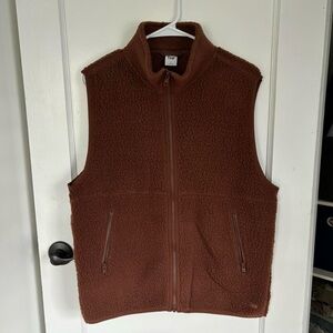 NWOT Aritzia Tna Women’s Brown Fleece Vest